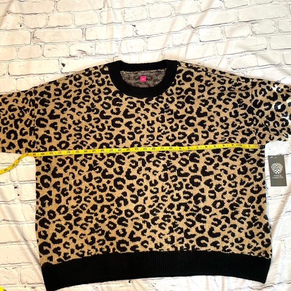 Vince  Camuto animal print sweater NWT - Picture 2 of 6